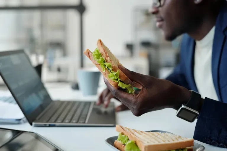 Sandwich Leave Policy: Meaning, Examples & Loopholes